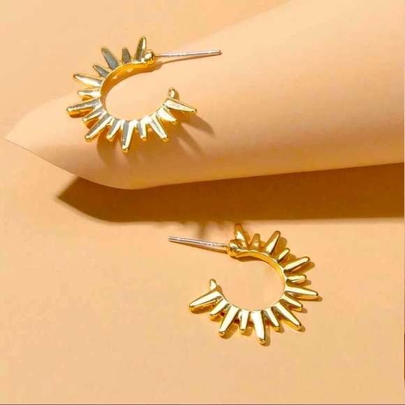 Zara Jewelry - 🌵4/$30 New Sunshine Hoop Earrings